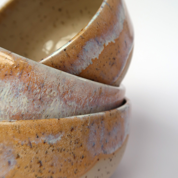 Gelbe Glasur mir Verlauf nach weiß