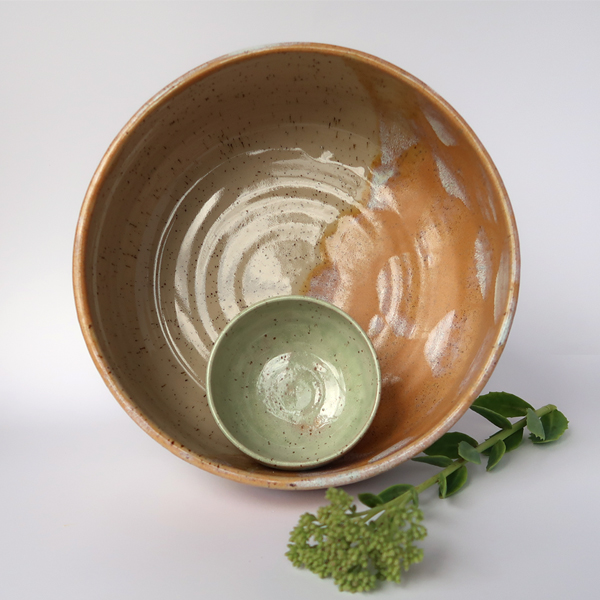 getöpferte Schüsseln in verschiedenen Größen