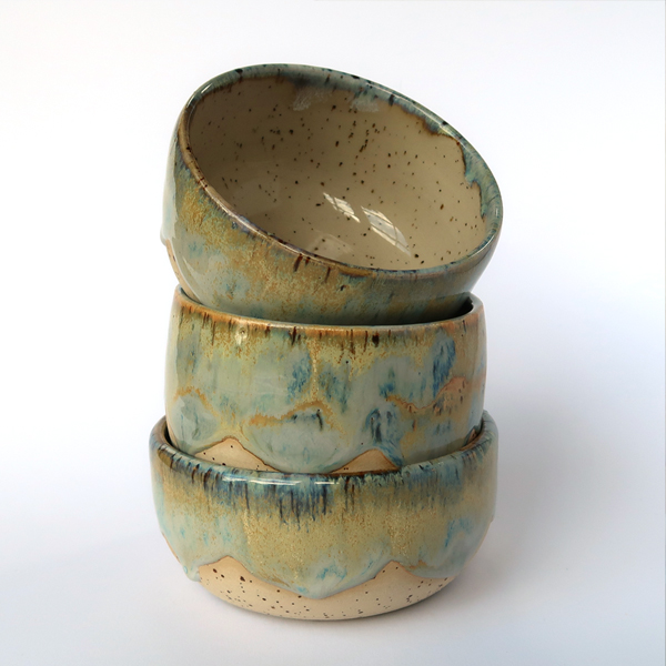 gestapelte Schüsseln