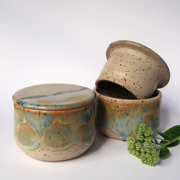 Französische Butterdose, Handgemachte Keramik, Unikat, Butterfass, Glasur, Verlauf, orange-blau
