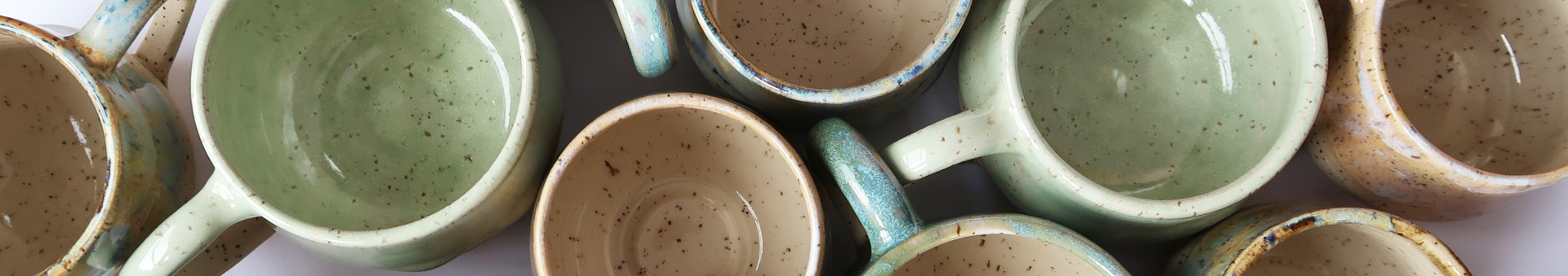 Keramiktassen, Tassensammlung, Sammlung, Tassen, Bunt